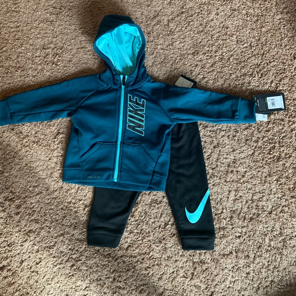 Nike dri-fit 18m sweatsuit